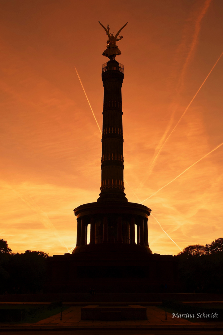 Die Siegessäule in Berlin in schönstem Abendlicht