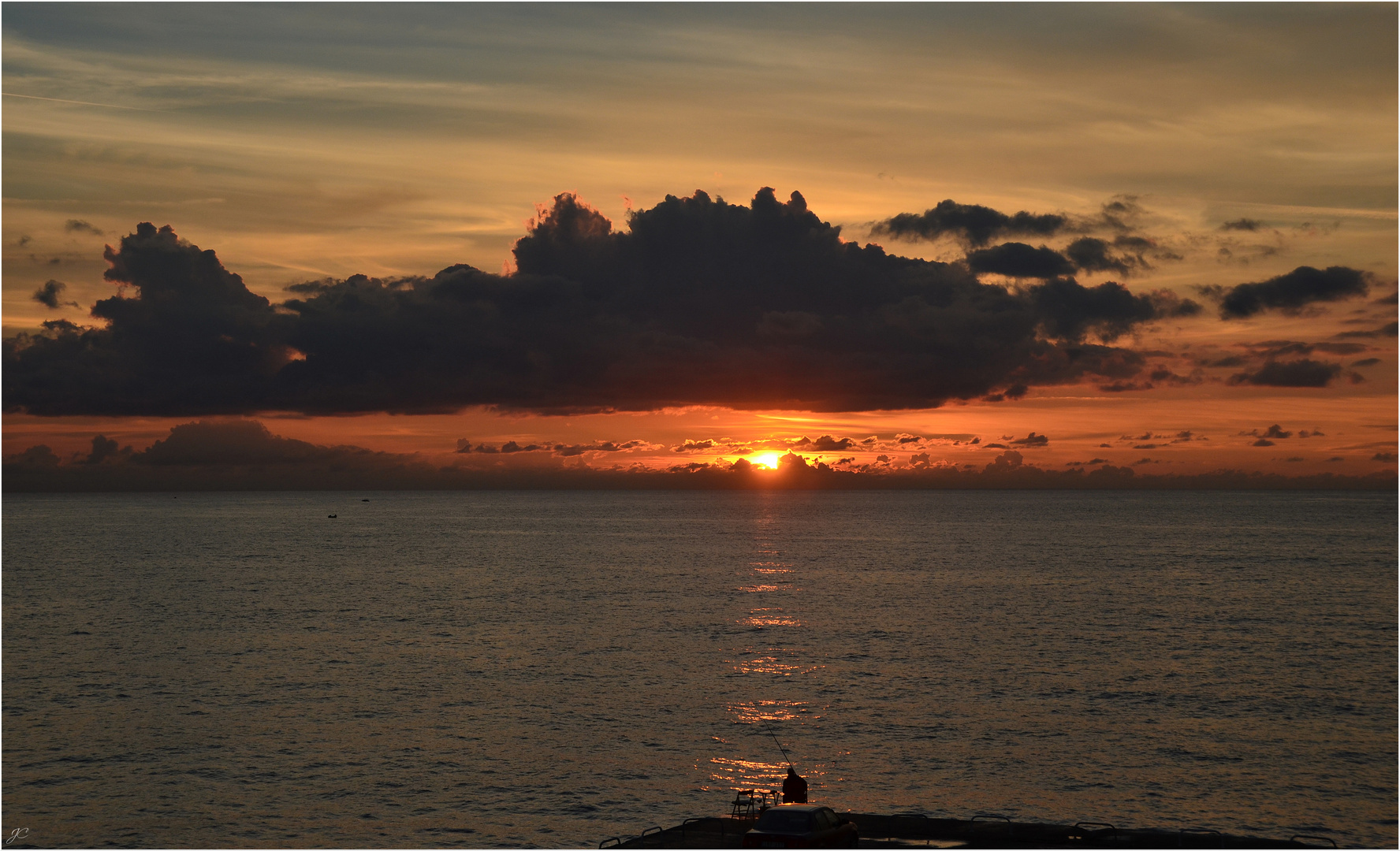 die Silhouette des Fischers