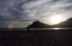 Die Silhouette des schlafenden Mann´s in Hout Bay