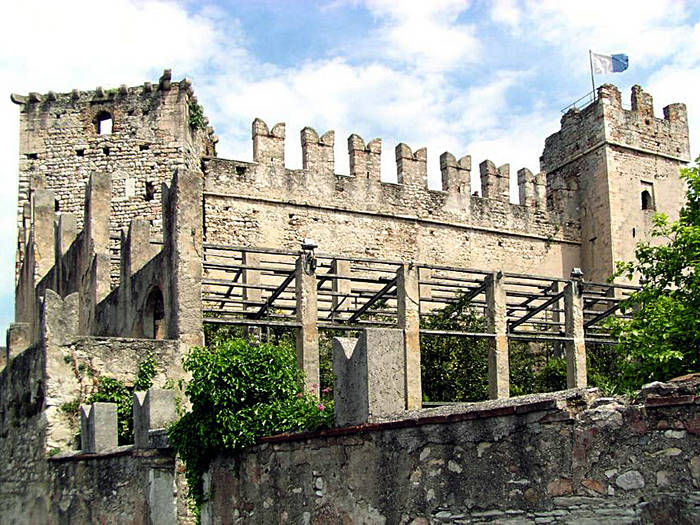 Die Skaligerburg von hinten.