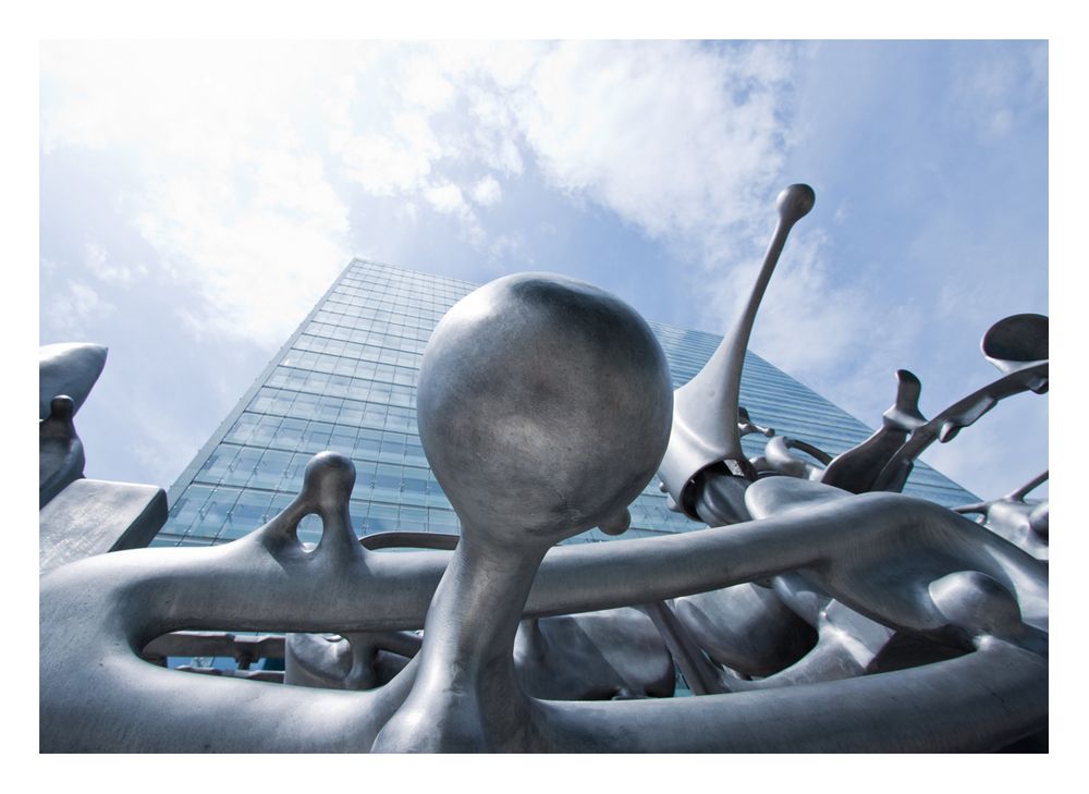 die Skulptur in der Donau City