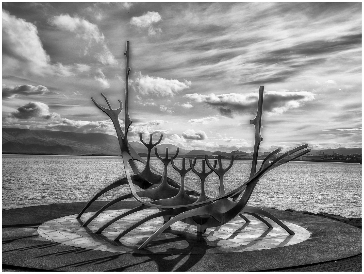 Die Skulptur Sonnenfahrt