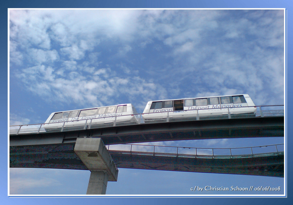 Die Sky-Train-Bahn auf Fraport / Frankfurt am Main