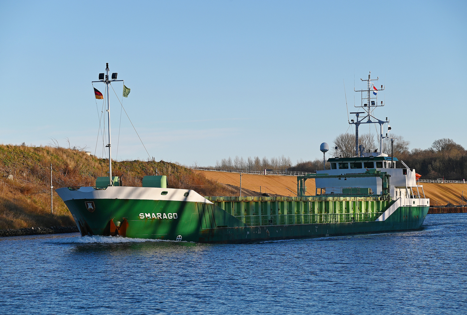 Die SMARAGD bei Königsförde im Nord-Ostsee-Kanal