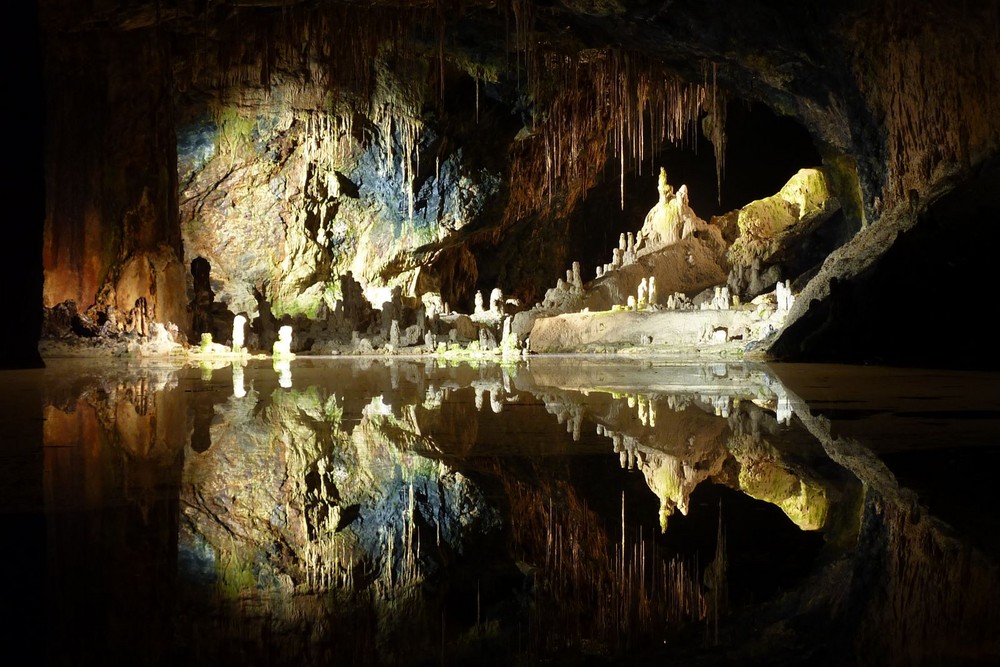 Die sogenannte "Gralsburg" in der schönsten Grotte der "Feengrotten"/Saalfeld