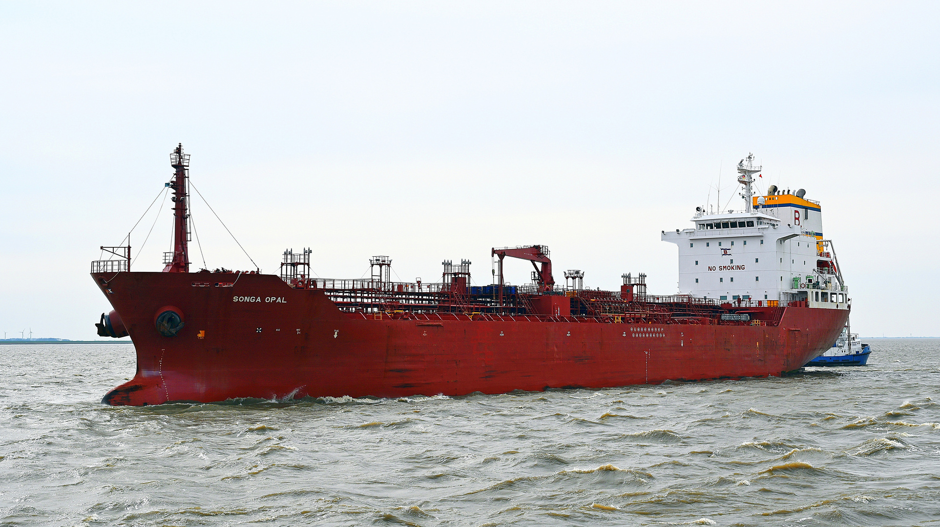 Die SONGA OPAL von der Nordsee kommend vor Brunsbüttel