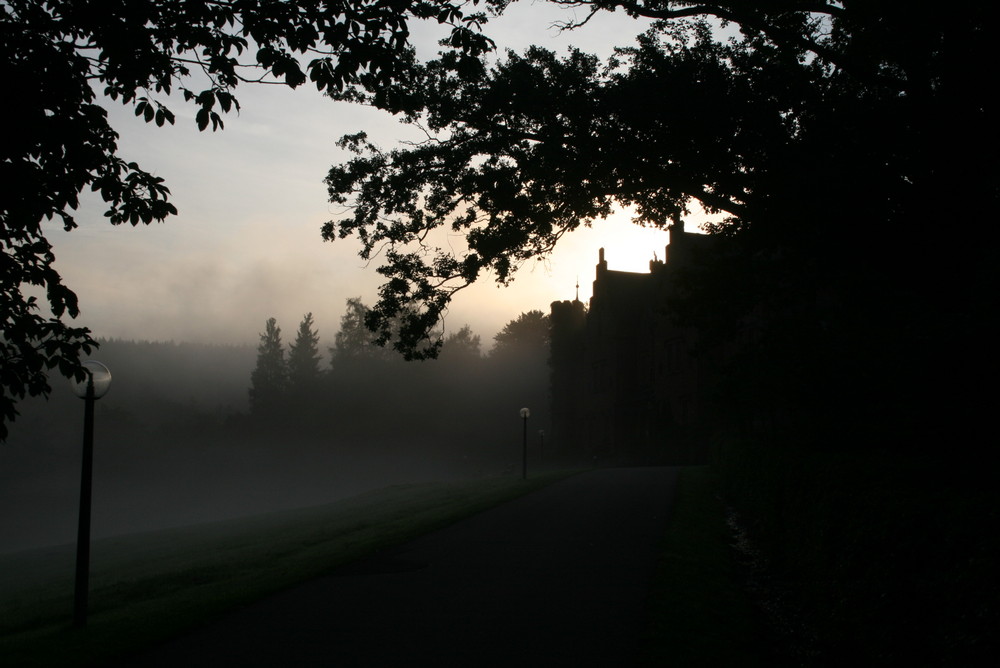 die Sonne besiegt die Nacht