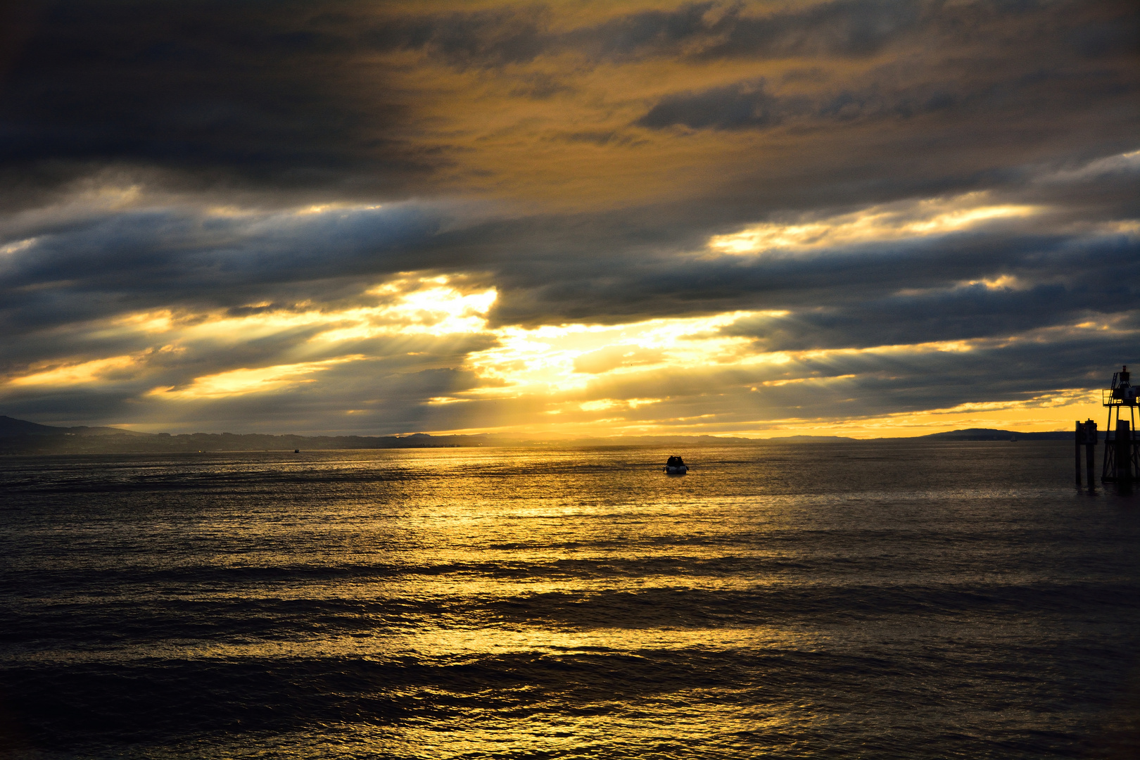 Die Sonne durchbricht die Wolken