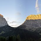 die Sonne erreicht den Langkofel