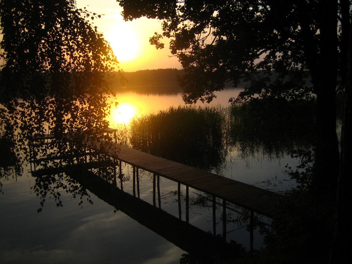 Die Sonne geht baden in Marózeksee in Masuren/Polen_03