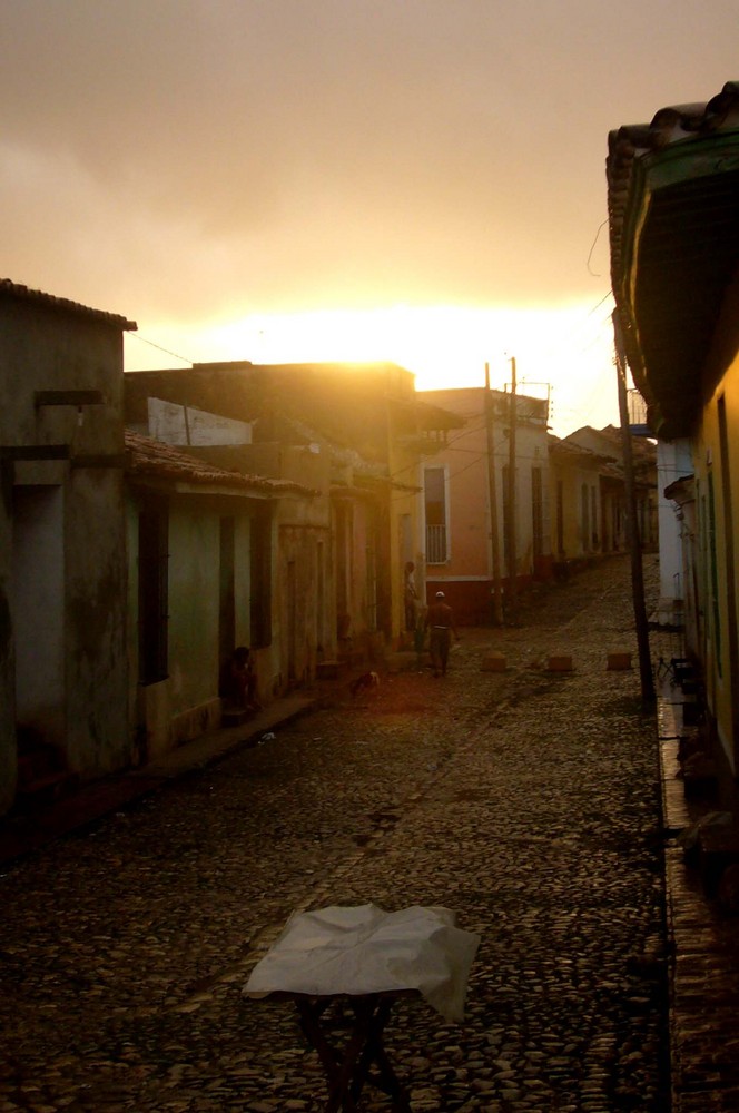 die Sonne geht in Kuba unter