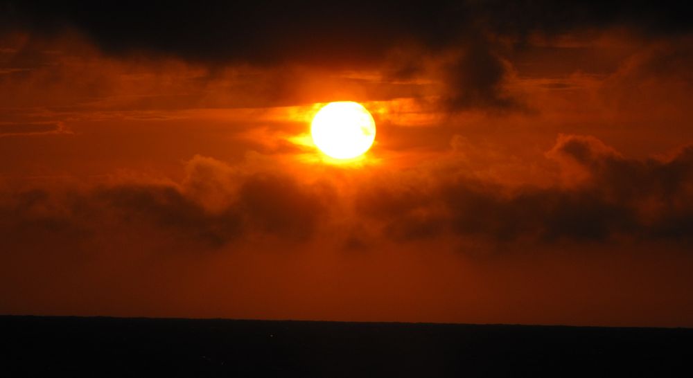 Die Sonne geht unter Foto & Bild sonnenuntergänge, himmel & universum, himmel Bilder auf Die Sonne geht unter Foto & Bild sonnenuntergänge, himmel & universum, himmel Bilder auf