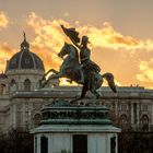 Die Sonne geht unter, das Denkmal bleibt...