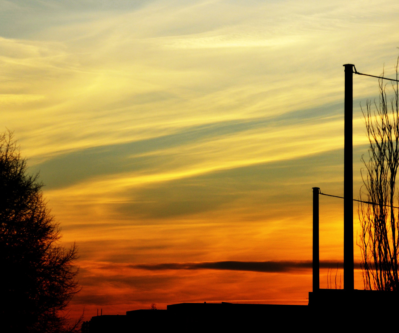 Die Sonne geht unter und der Abend kommt