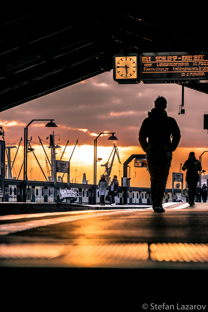 Die Sonne grüßt die Hochbahn