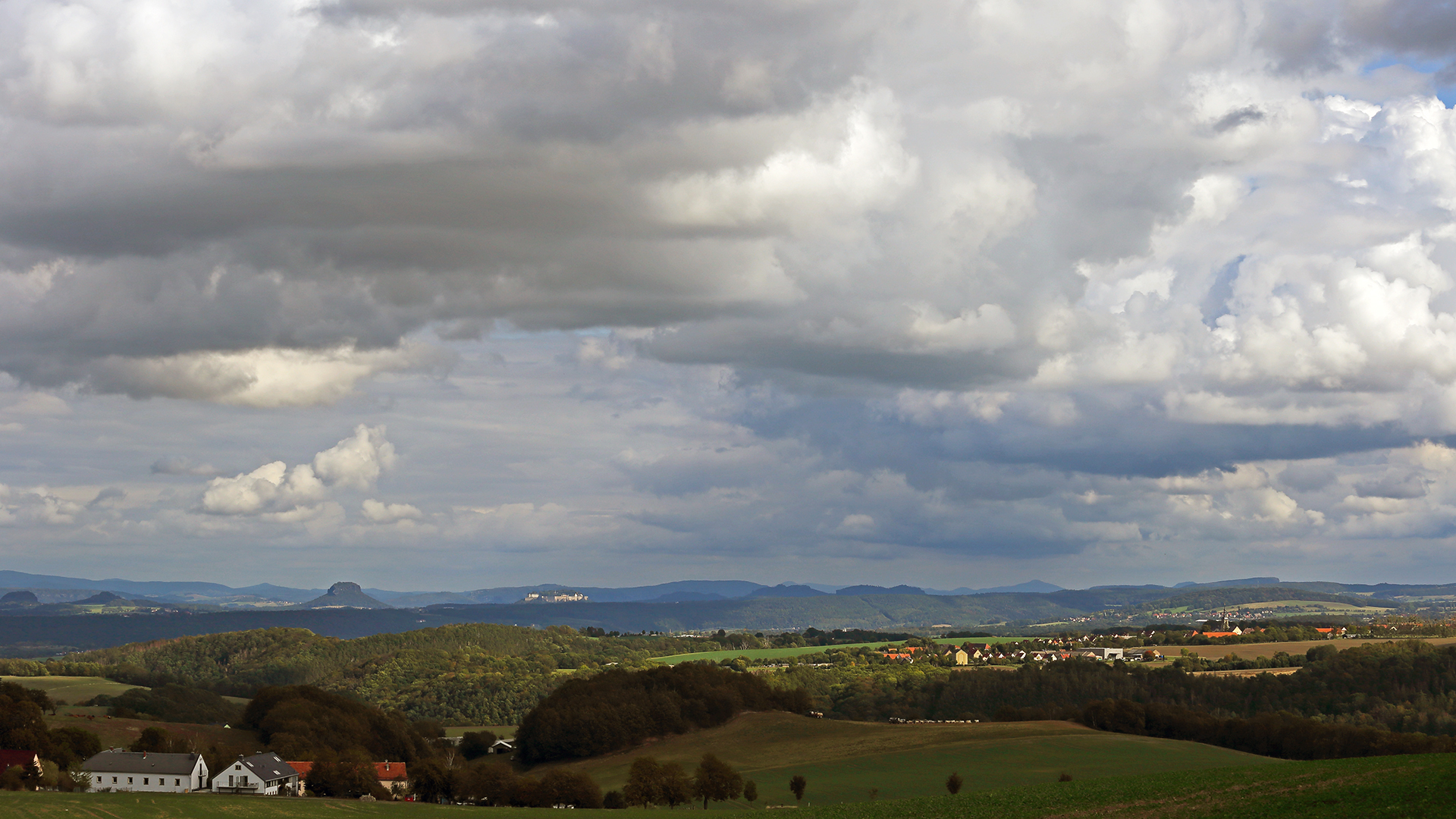 Die Sonne hat den richtigen Weg durch die Wolken gefunden...