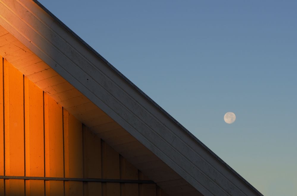 Die Sonne kommt - der Mond geht ...