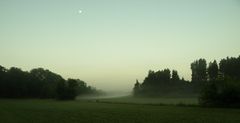 die Sonne kommt, der Mond ist noch da