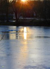 die Sonne lugt noch durch