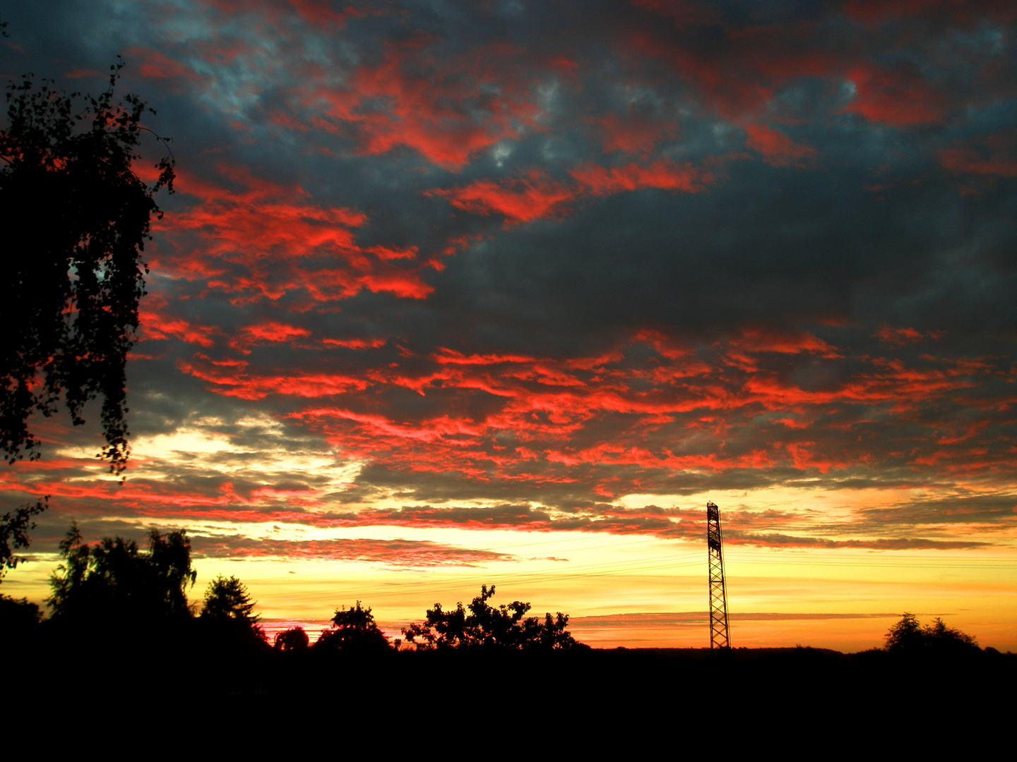 Die Sonne steht auf... Der Himmel brennt II