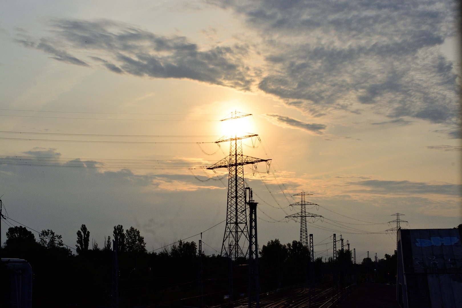 Die Sonne steht unter Strom