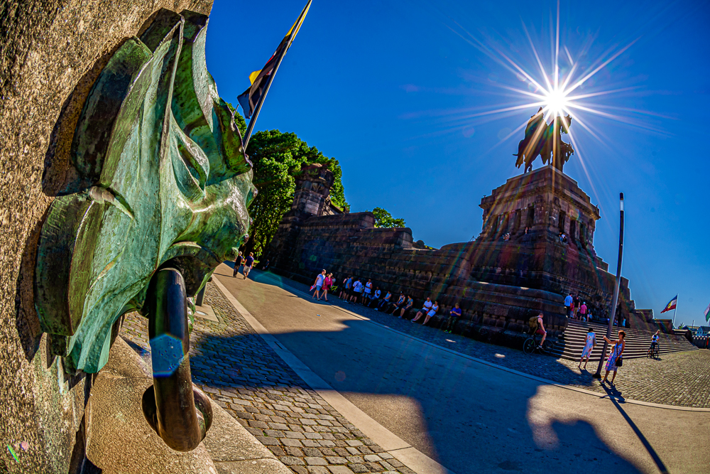 Die Sonne strahlt über Kaiser Wilhelm