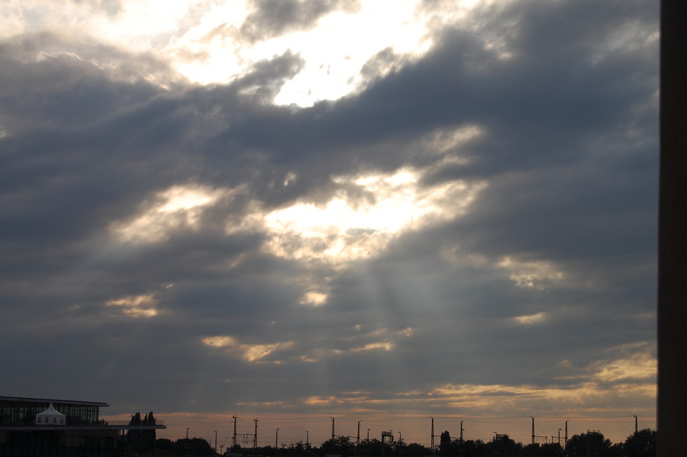 Die Sonne sucht sich ihren Weg