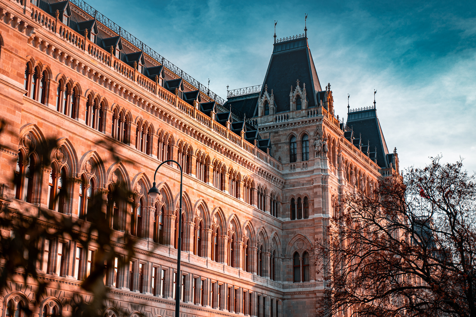 Die Sonne Trifft das Rathaus