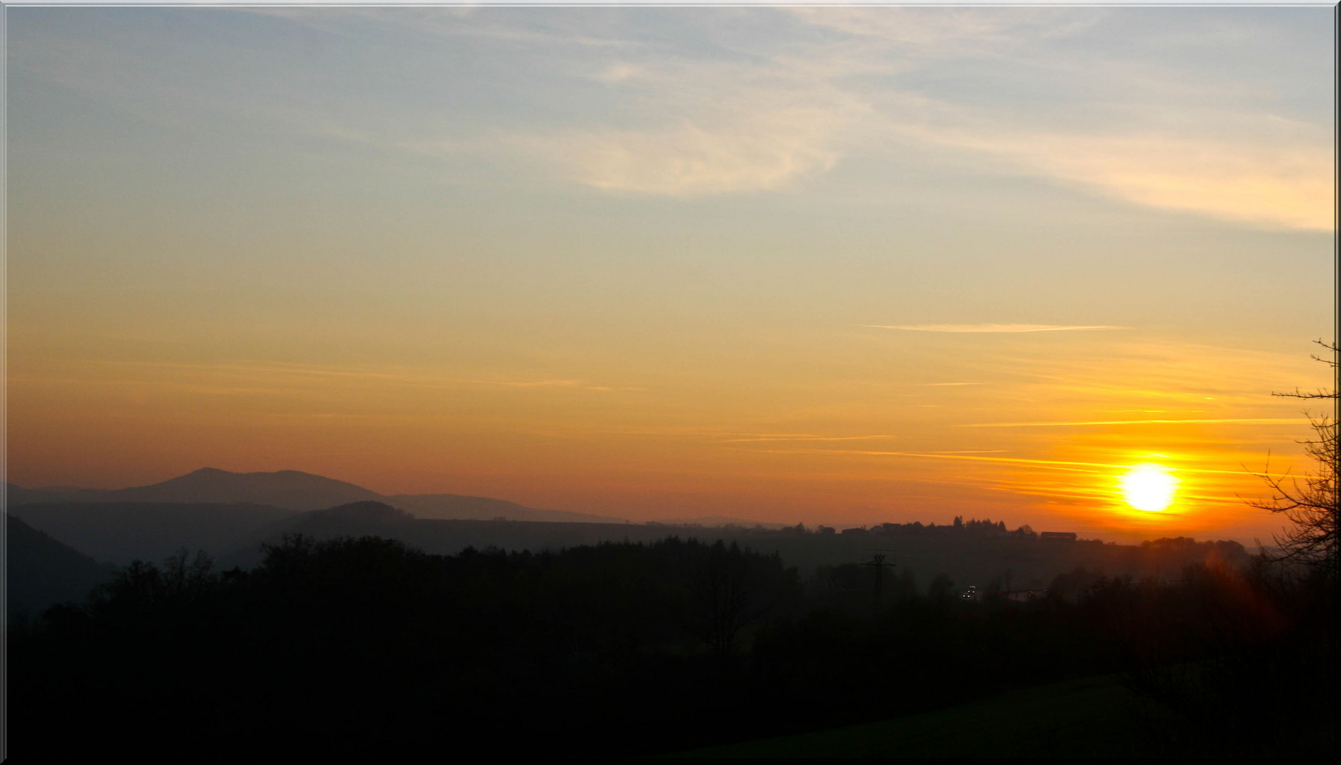 DIE SONNE VERABSCHIEDET SICH