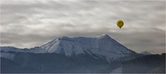 Die Sonne verdrängt den Hochnebel am Hirschberg