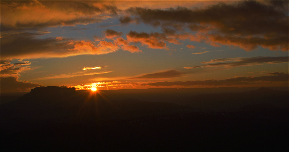 Die Sonne versteckt …,