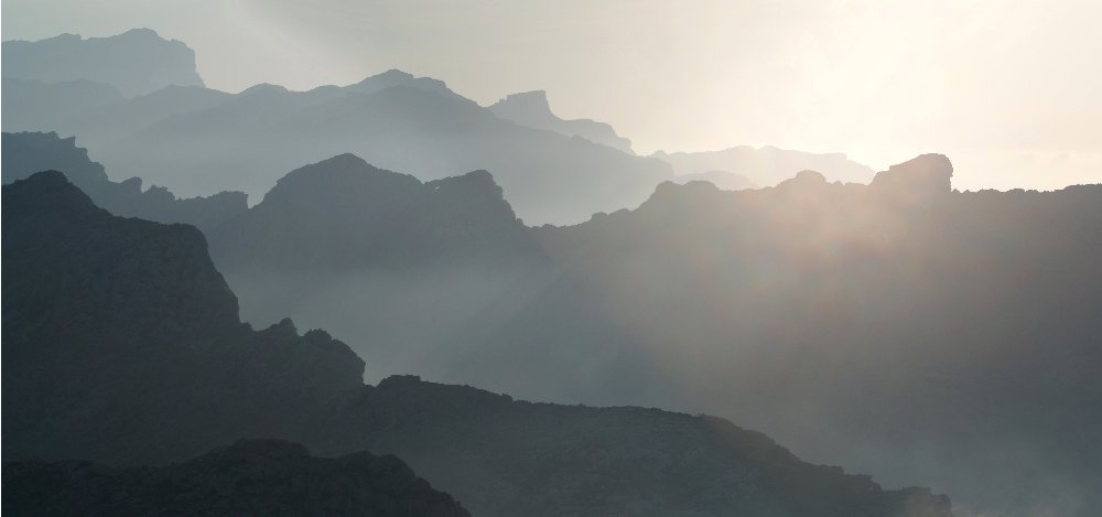 Die Sonne versucht durch den Nebel zu durchbrechen