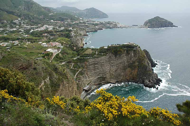 die Sorgeto-Bucht bei Panza/Ischia....