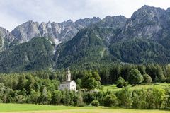 Die spätbarocke Kirche von Borgonovo...