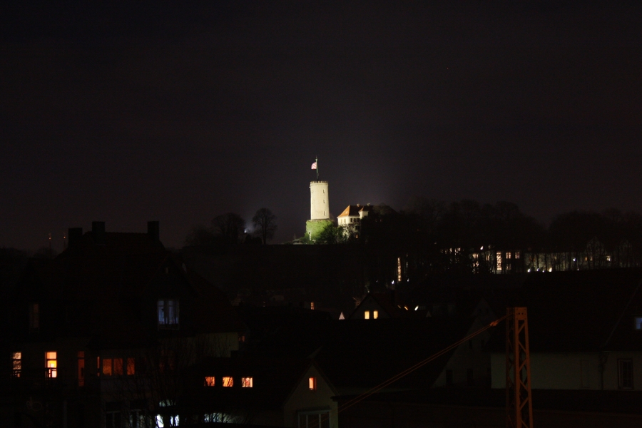 Die Sparrenburg bei Nacht