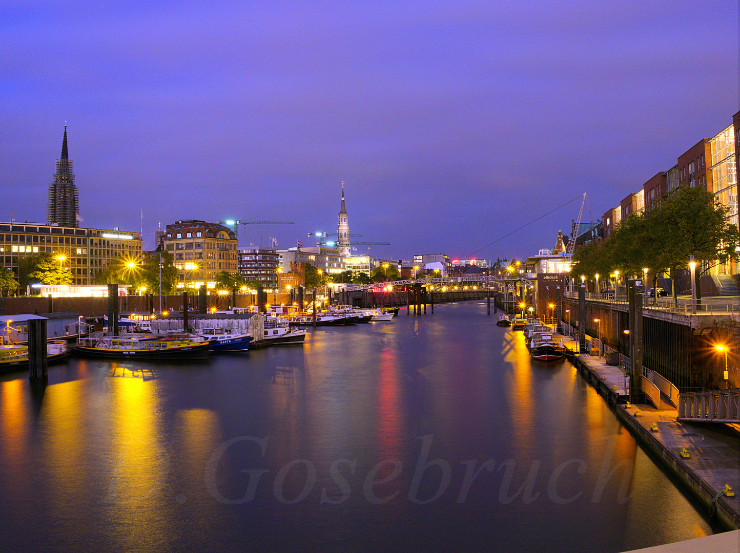 Die Speicherstadt in der blauen Stunde