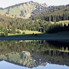 Die Spiegelung des Berges "Bodenschneid" im 1100m hochgelegenen Spitzingsee...