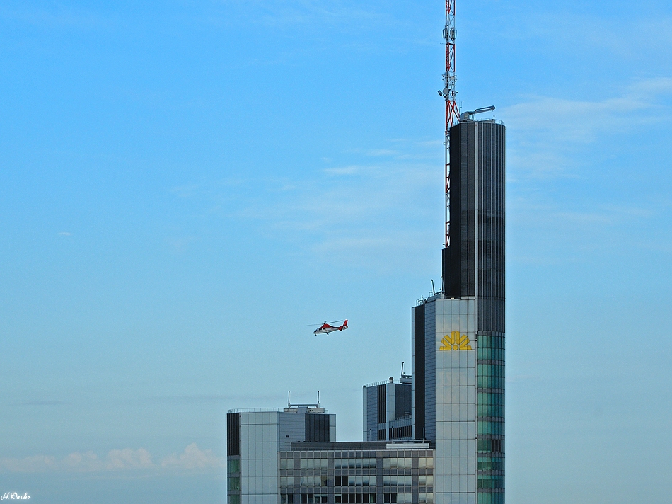 Die Spitze vom Commerzbank-Tower..........