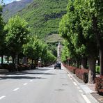 Die SS dello Stelvio in Tirano mit Blick zur Madonna di Tirano