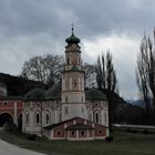 Die St. Karlskirche in Volders - eine der schönsten Rokokobauten Tirols