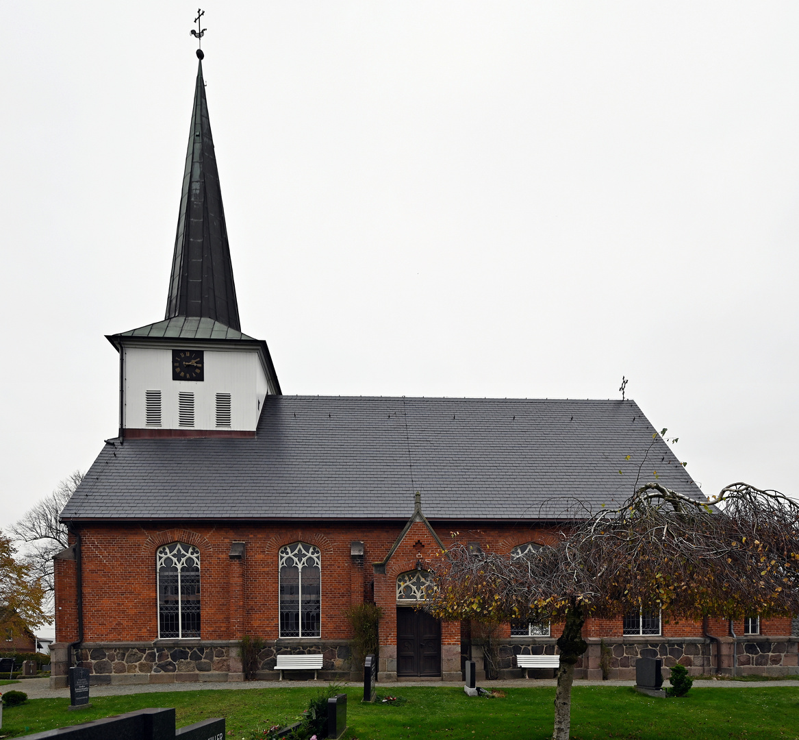 Die St. Marien-Kirche in Siebenbäumen