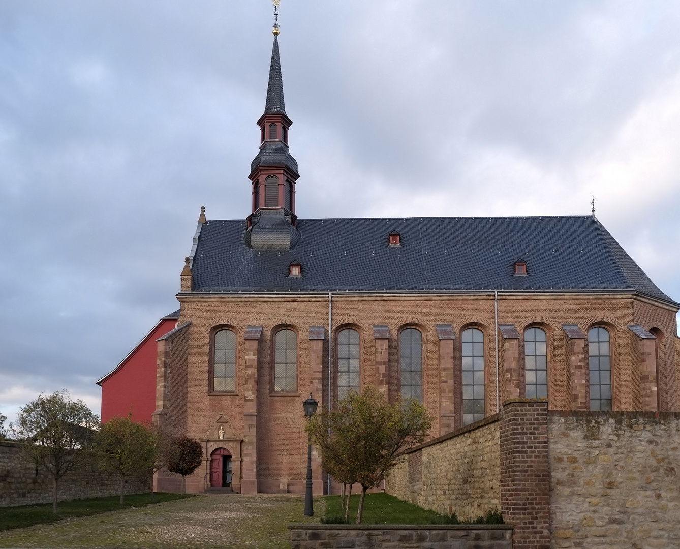 die St. Nikolauskirche