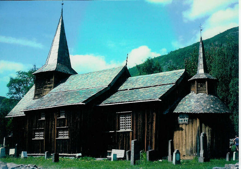 Die Stabkirche von Lomen (1)