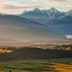 Die Stadt, das Land, der See und die Berge.