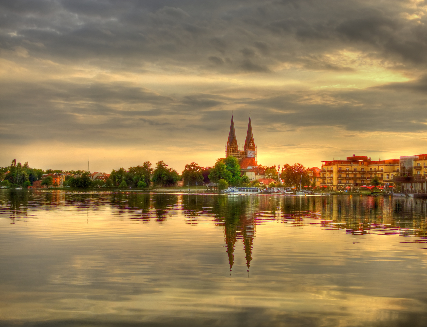 Die Stadt im späten Licht I