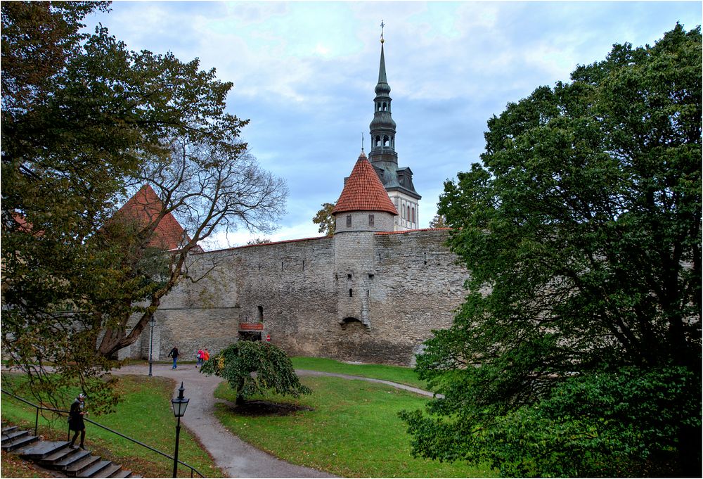 Die Stadtmauer Foto & Bild architektur, europe, baltic states Bilder