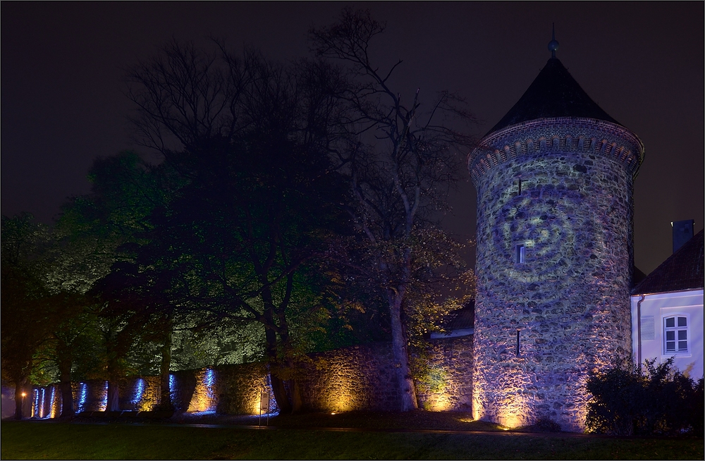 Die Stadtmauer leuchtet ...