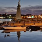 Die Statue des Fischers im Hafen von Alt Nessebar