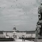 Die Statue dessen, der einst vom Hintergrund träumte...