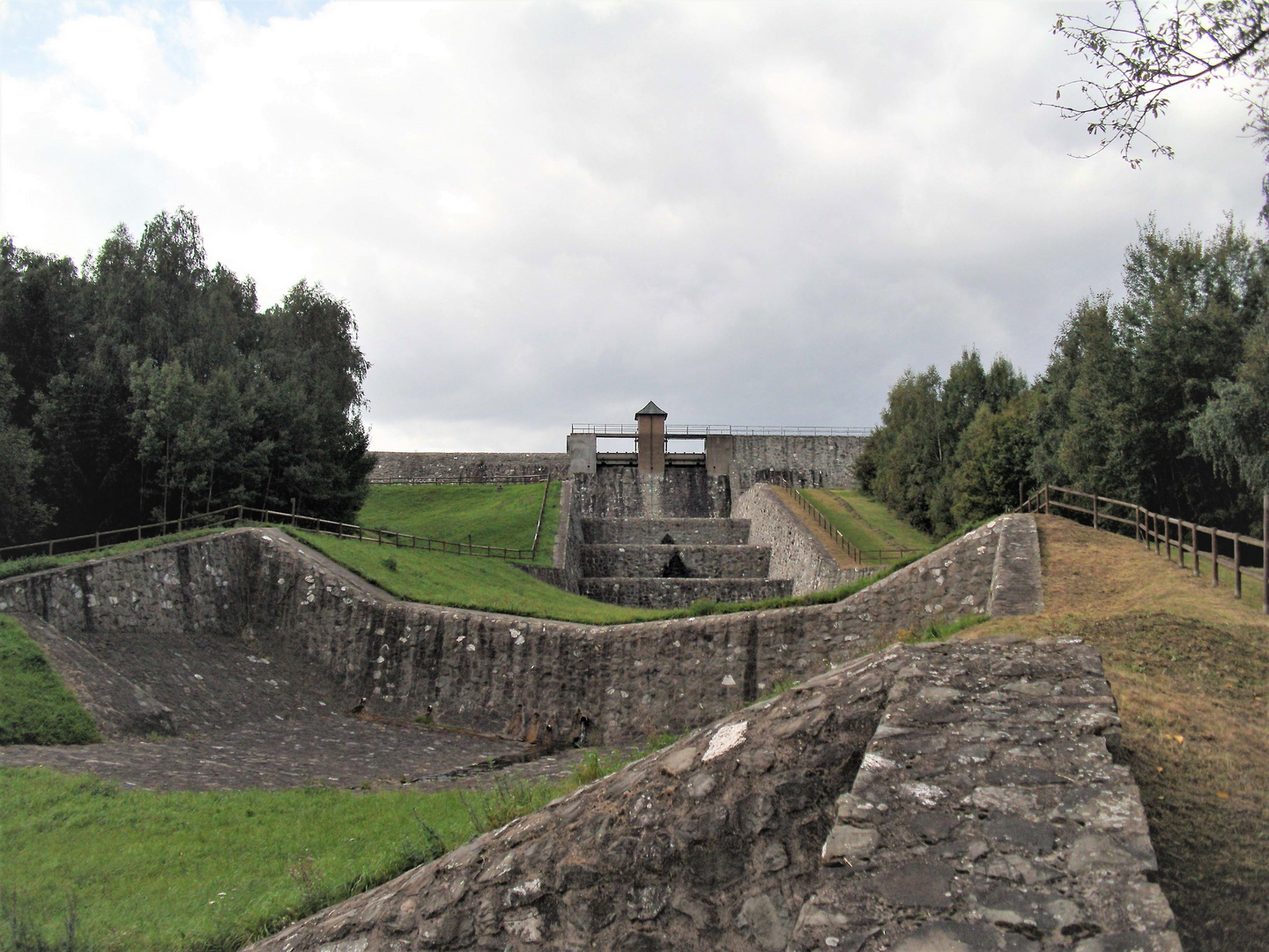 die Staumauer